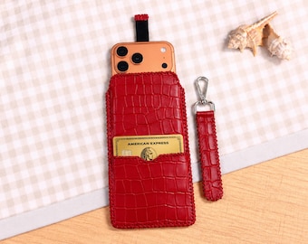 Custodia per telefono in pelle personalizzata, astuccio per cellulare con stampa coccodrillo, tasca posteriore per carte e portachiavi, cover per telefono classica realizzata a mano.