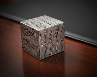 Fermacarte, decorazione da scrivania, regalo per amanti dei libri, cubo in acciaio damasco, scatola ricordo in palissandro, regalo aziendale di lusso, regali per dipendenti d'ufficio
