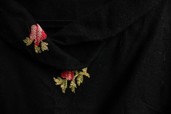 1950s 2pc Rose Embroidered Wool Blouse and Skirt … - image 8