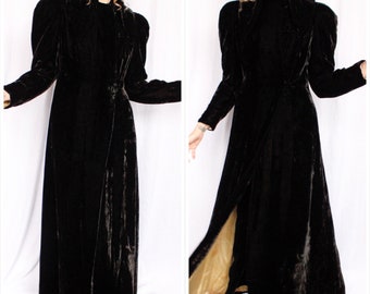 1930s Black Velvet Opera Coat - Small