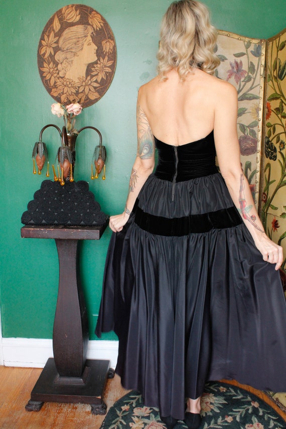 1930s Black Halter Velvet & Taffeta Gown with 3D … - image 5