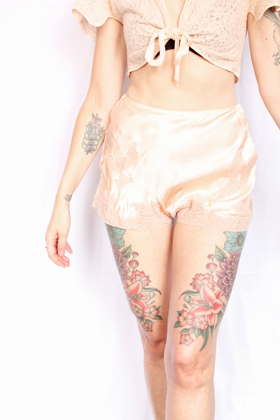 1930s Silk & Lace Tap Shorts - 26w - image 2