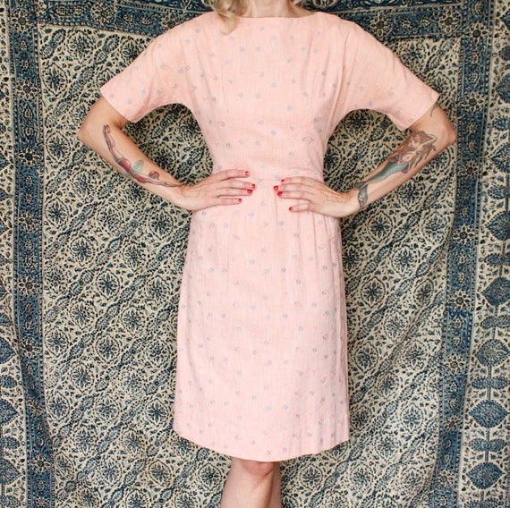 1950s Dress // Pink Embroidered Sheath Dress // v… - image 5