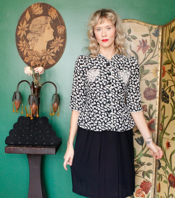 1940s Rayon Hats Off Blouse - image 4