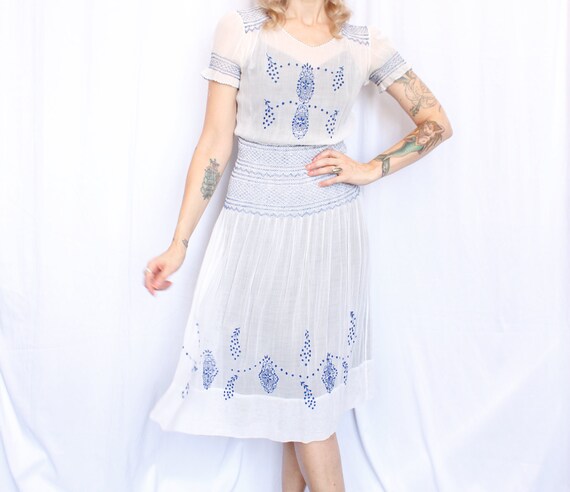 1930s Hungarian Embroidered Cotton Voile Dress - … - image 3