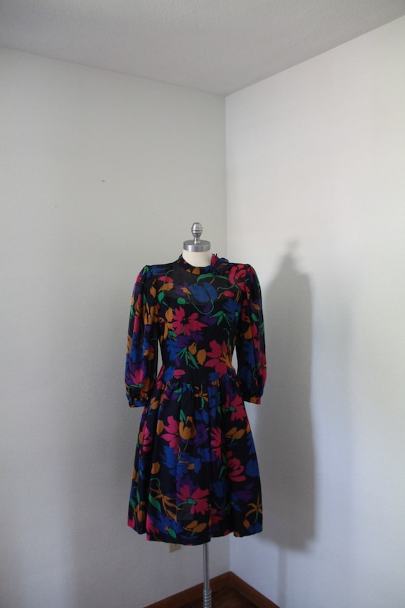 1980's Pauline Trigere Floral Dress - image 3