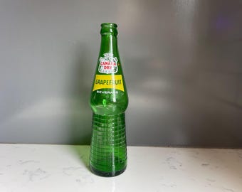 Vintage Canada Dry "Grapefruit" Green Collectible 1960's 12 oz soda bottle, Half Grid Embossed