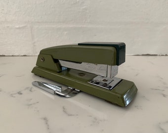 Vintage Swingline 711 Stapler with Remover Attachment 1950's Office Tools Small Hand Held Size / Retro Industrial School or Office Supply