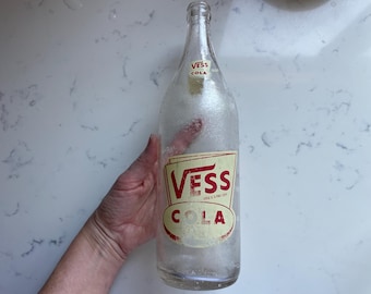Botella de vidrio texturizado vintage VESS COLA de 946 ml (32 oz), St. Louis, MO