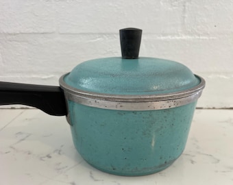 Cacerola pequeña de aluminio color turquesa con tapa, capacidad para 1 pinta, marca Club Cookware