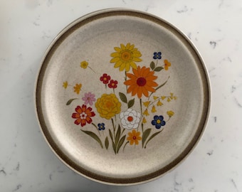 Retro International China Co | Fiesta | Japan | Dinner Plates | Dish Replacements | Mid-Century Floral | Floral Stoneware