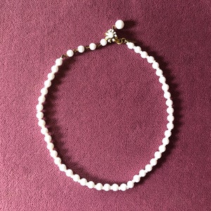Miriam Haskell Vintage Milchglas Perlen Strang Choker signiert Vintage Schmuck 1950er Jahre Miriam Haskell
