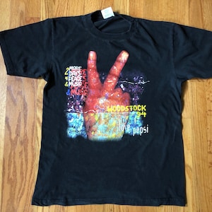 Woodstock 1994 Live it Love Pepsi Concert T-Shirt Woodstock Tour 1990’s Rock T-shirts Black Vintage T-shirt
