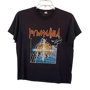 RARE 1983 Def Leppard Pyromania Tour Konzert T-Shirt, Tag: Sportswear Größe L, 100% Baumwolle PYROMANIA auf der Rückseite