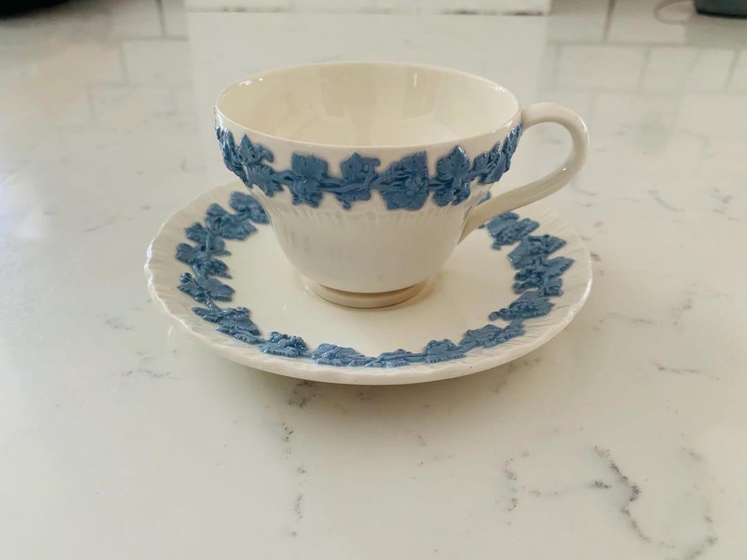 Queensware Cookware Wedgwood Etruria Barlaston Queens Ware Lavender on Cream Embossed ...