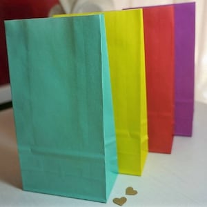 25/50 Small Flat Bottom Paper Bags | 160mmx88mmx45mm | 4 Colours | Jewellery | Perfume | Markets | Favours