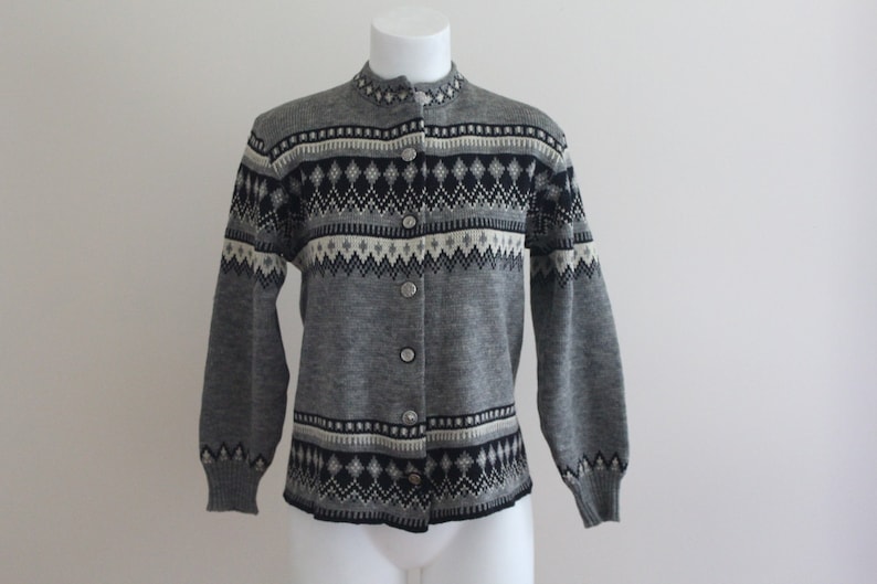 Vintage Swiss Virgin Wool 1950s Sweater 1950s Nordic Sweater Grey Wool Snowflake Sweater 50s Cardigan Sweater Swiss Cardigan