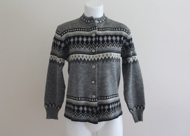 Vintage Swiss Virgin Wool 1950s Sweater 1950s Nordic Sweater Grey Wool Snowflake Sweater 50s Cardigan Sweater Swiss Cardigan