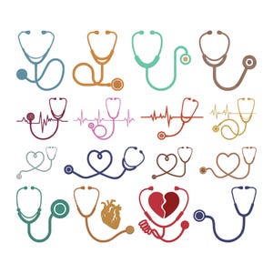 Puede incluir: Una colección de ilustraciones de estetoscopios coloridos en varios diseños. Los estetoscopios se representan en tonos de azul, naranja, verde, marrón y rojo. Algunos diseños incorporan formas de corazón y patrones de ondas de electrocardiograma (ECG), adecuados para profesionales médicos.