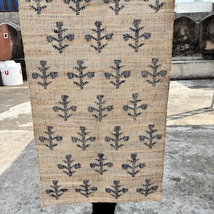 Handmade  Beige/Black Rug Natural Jute Flower Cotton Hemp Rug Large Floor Area Kilim Dhurrie Carpet Home Living Decorative