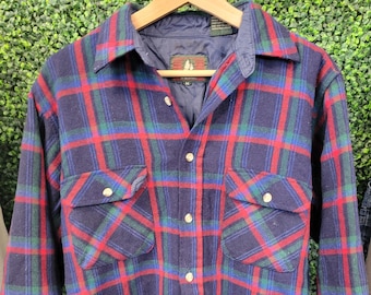 vtg 90s INSULATED BASIC WINTER Flannel Medium // red blue and green casual minimalist vintage button-up shirt western midwest farmer utilty