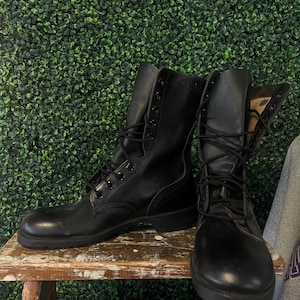 Vtg 80s MILITARY BLACK LEATHER boots // utility combat ready 10M usa made 90s quality biker hardcore goth emo trend hiking army mesh 7RJ9-83