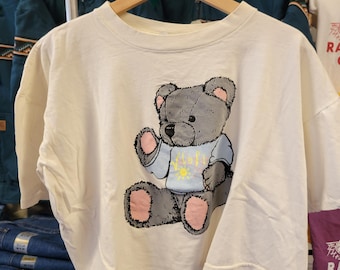 Vtg 90s CUTE VALLEYFAIR BEAR Cropped Tee large //  vintage amusement park  90s usa made midwest faded Minnesota colorful shakopee baggy