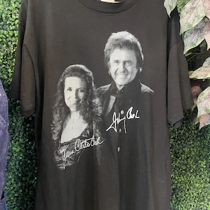 VTG des années 90 CASH FAMILY TSHIRT / / groupe de musique vintage country folk mode tee shirt noir Johnny Cash June Carter Cash photo baggy style délavé
