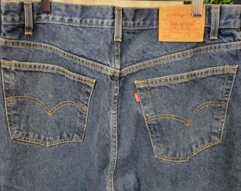 Pantalones vaqueros Levi's 505 Red Tab de los 90, talla 38 // Denim de algodón azul, lavado medio oscuro, corte casual regular, pierna recta, estilo retro vintage Strauss
