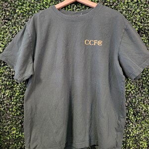 vtg FILSON CCFC OUTDOORS Tee X-Large // hunting hiking casual dark forest green yellow print boxy loose fit axe vintage t-shirt Seattle image 2