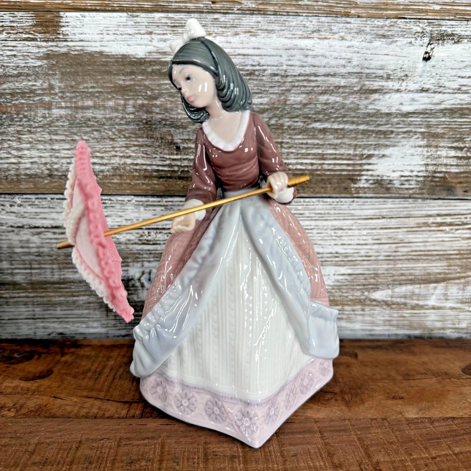 Lladro Jolie Retired 1983 Collectible Figurine #5210
