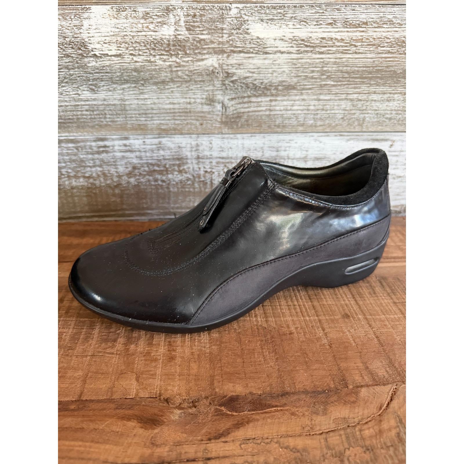Cole Haan, Women's Vintage Cole Haan Luna Black Patent Leather Zip Up Waterproof Shoe 9AA