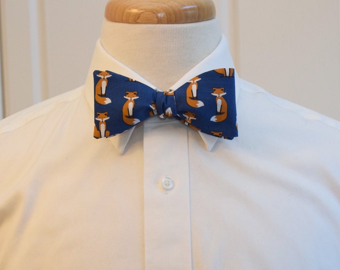 Bow Tie, fox bow tie, zoo wedding bow tie, vet bow tie, navy mini fox bow tie, animal lover bow tie, fox lover bow tie, cute foxes tie