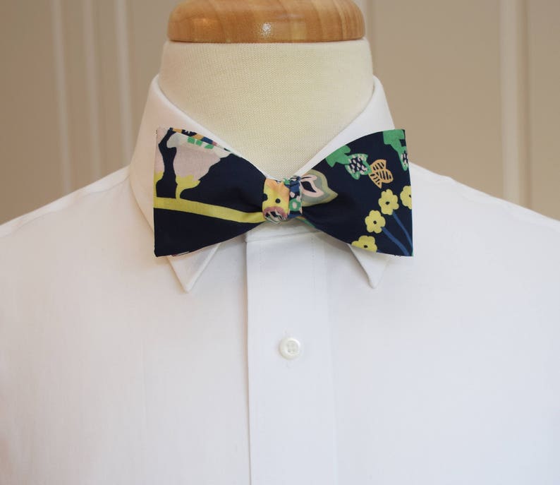 groomgroomsmen bow tie Men/'s Bow Tie dark navy multi floral Symphony print bow tie tuxedo accessory wedding bow tie Liberty of London