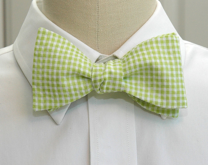 Bow Tie in apple green gingham, wedding party wear, groomsmen gift, stylish groom bow tie, lime green bow tie, spring green bow tie,