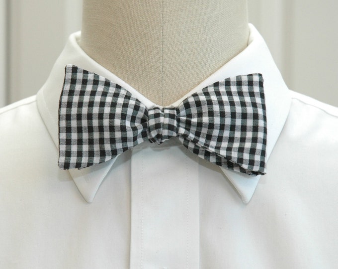 Bow Tie, black and white gingham bow tie, wedding bow tie, groom bow tie, traditional bow tie, monochrome bow tie, groomsmen gift,