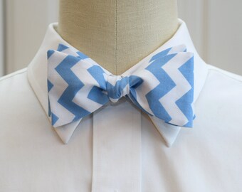 Bow Tie, white/pool blue chevrons, wedding party wear, groom/groomsmen gift, Carolina Blue bow tie, TarHeels blue bow tie, UNC bow tie