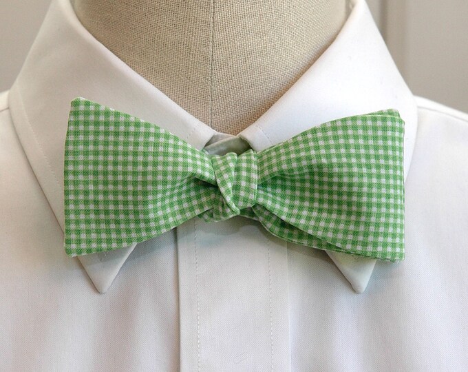 Bow Tie, grass green mini gingham bow tie, kelly green white bow tie, wedding bow tie, groom bow tie, groomsmen gift, prom bow tie,