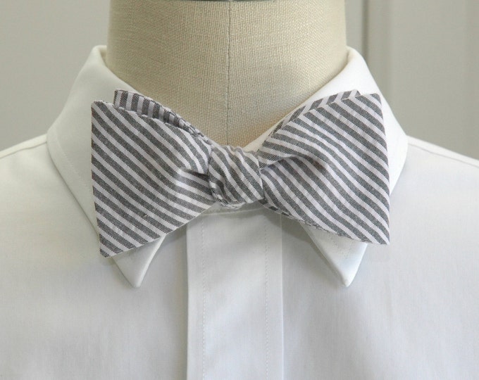 Bow Tie, black and white seersucker, wedding party tie, groom bow tie, groomsmen gift, wedding accessory, self tie bowtie, gray bowtie