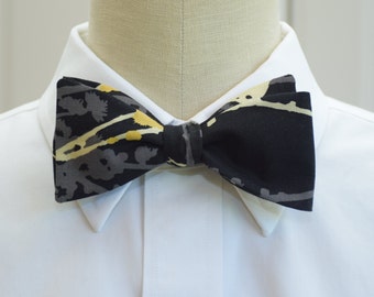 Black & Gold Bird Bow Tie: Elegant Formal Menswear