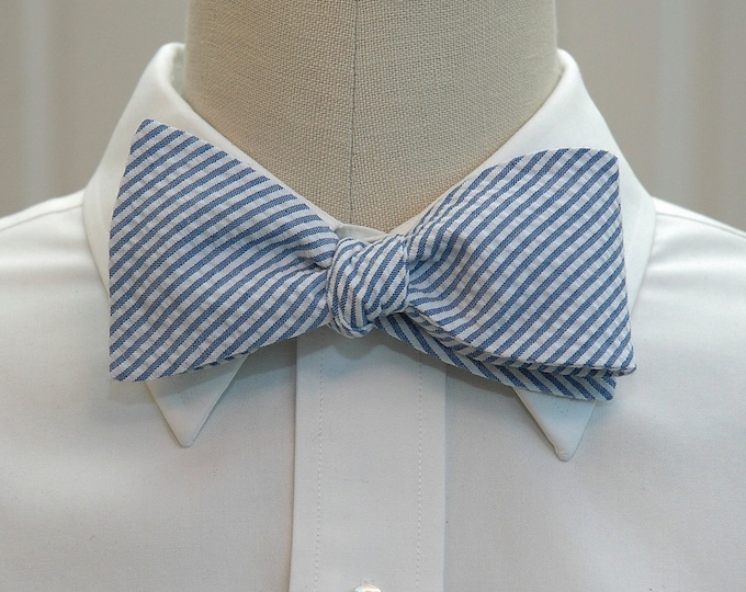 Bow Tie, classic blue seersucker, wedding party tie, groom bow tie, groomsmen gift, summer bow tie, wedding accessory, self tie bowtie