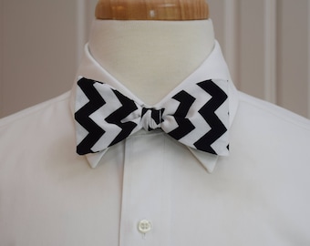 Bow Tie, black/white chevrons, geometric print bow tie, wedding party bow tie, groom/groomsmen bow tie, black/white tuxedo accessory