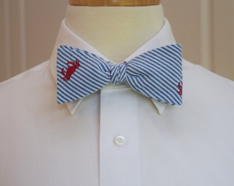 Bow tie, classic blue seersucker, red crab embroidery, wedding party tie, groom bow tie, groomsmen gift, ocean bowtie, self tie bowtie