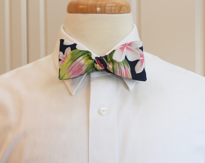 Bow Tie, Hawaiian print bow tie, navy/green/pink/red floral bow tie, tropical bow tie, wedding/groom/groomsmen bow tie, boyfriend gift