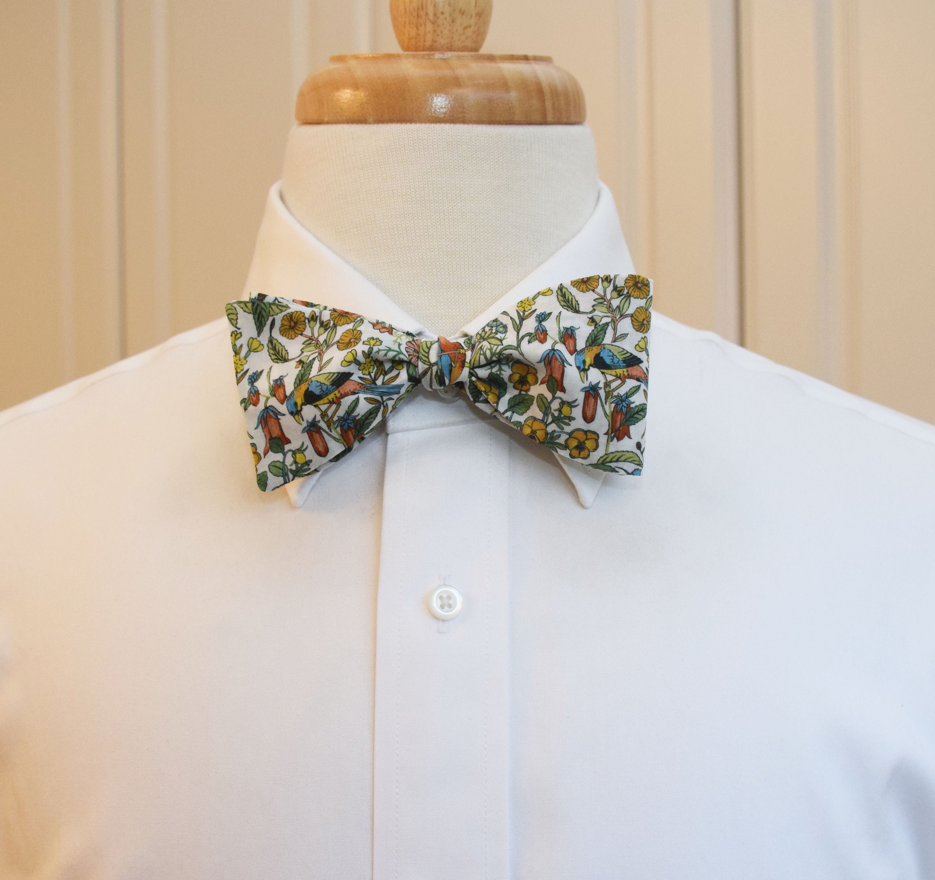 Bow Tie, Liberty of London, green/ivory/multi floral Catesby print bow