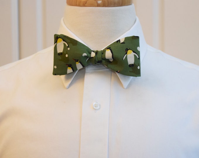 Bow Tie, green penguins bow tie, holiday bow tie, whimsical bowtie
