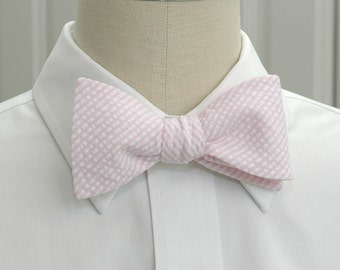 Bow Tie, pale pink seersucker, wedding party tie, groom bow tie, groomsmen gift, summer bow tie, wedding accessory, self tie bow tie