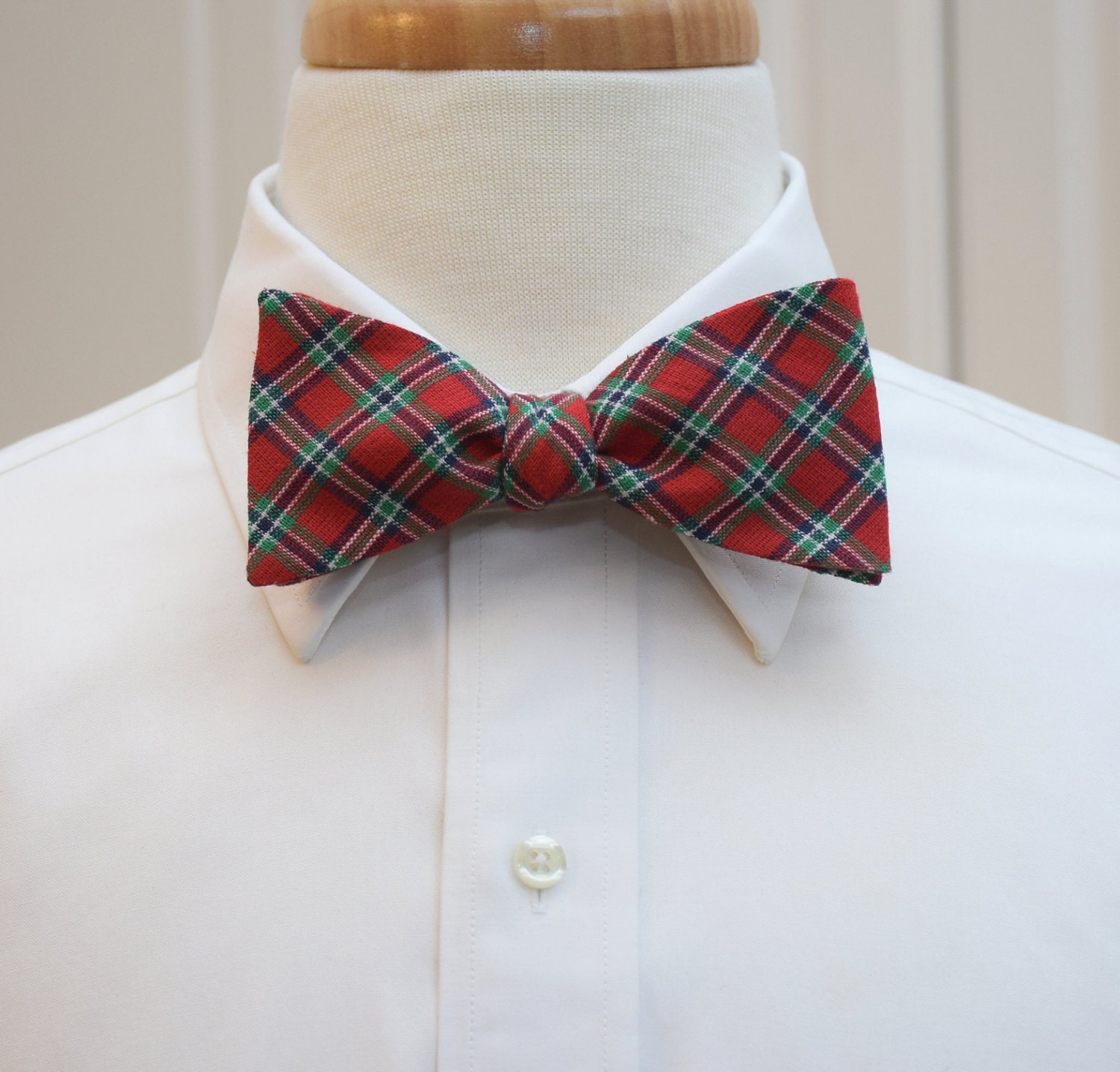 Bow Tie, red and green plaid, Scottish tartan bow tie, classic plaid ...