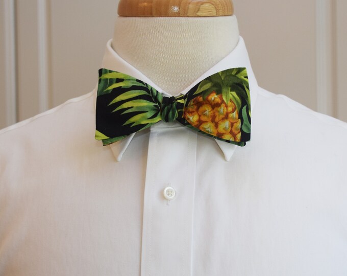 Bow Tie, Hawaiian print bow tie, pineapple bow tie, tropical bow tie, jungle foliage, wedding bow tie, groom/groomsmen bow tie, prom