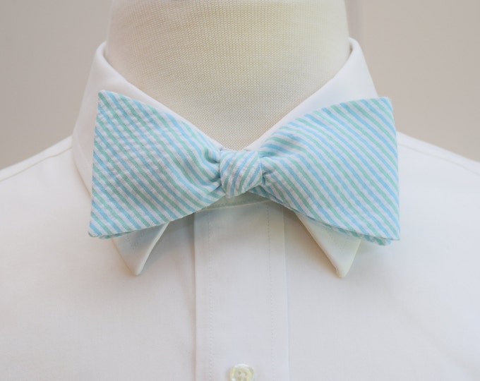 bow tie in aqua and mint seersucker, self tie, wedding party tie, groom bow tie, groomsmen gift, summer bow tie, wedding accessory